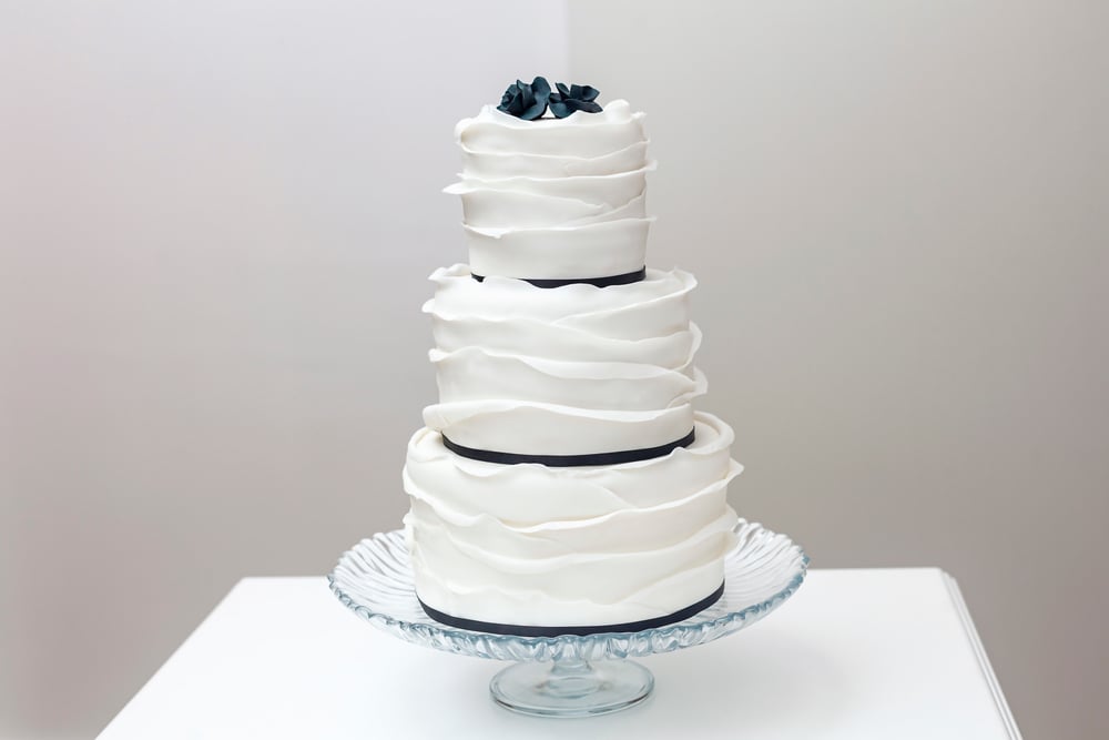 how much does a 3-tier wedding cake cost